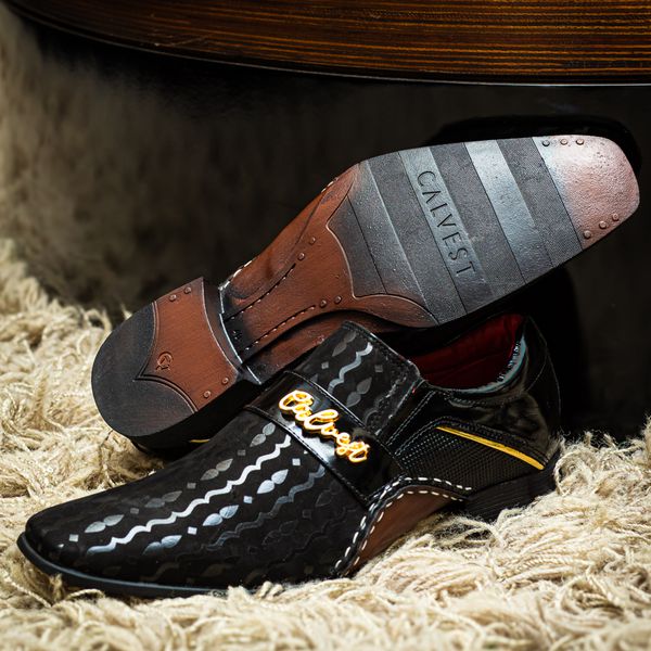 Sapato Social Masculino em Couro Detalhes em Verniz Calvest - 1930D538 Preto
