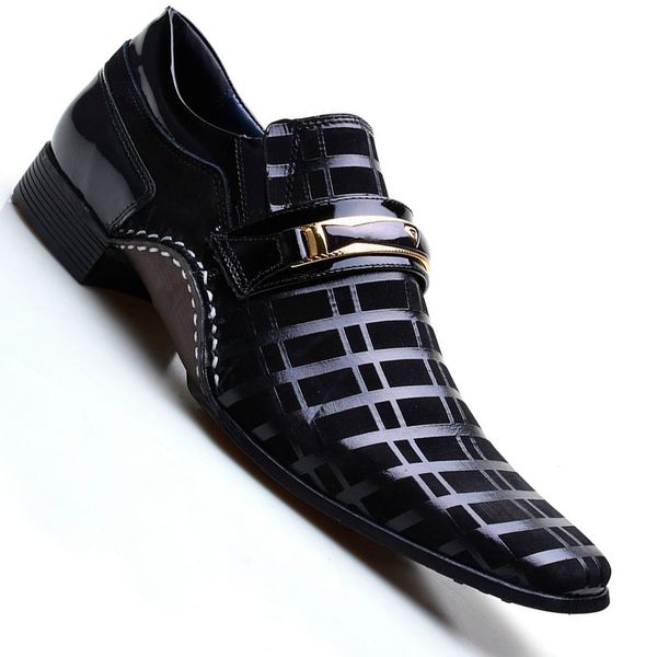 Sapato Social Masculino Calvest em Couro Preto Detalhado em Verniz 1930C592