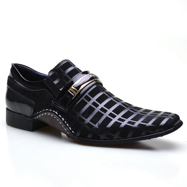 Sapato Social Masculino Calvest em Couro Preto Detalhado em Verniz 1930C592