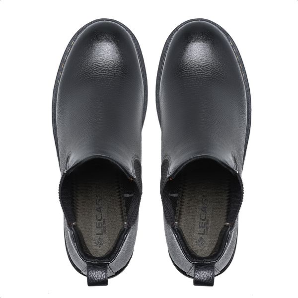 Coturno Preto Cano Curto em Couro Solado Tratorado Elegante