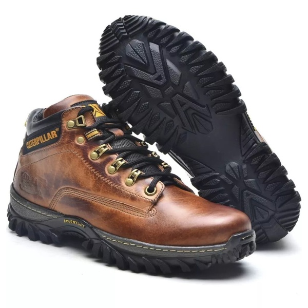bota motociclista marrom