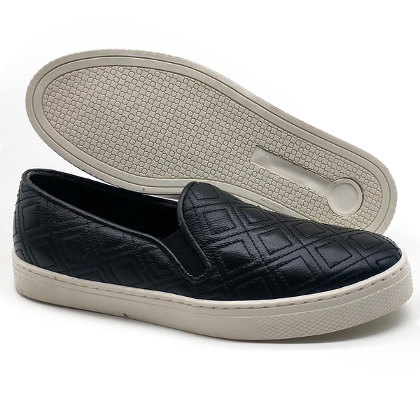 slip on couro preto feminino
