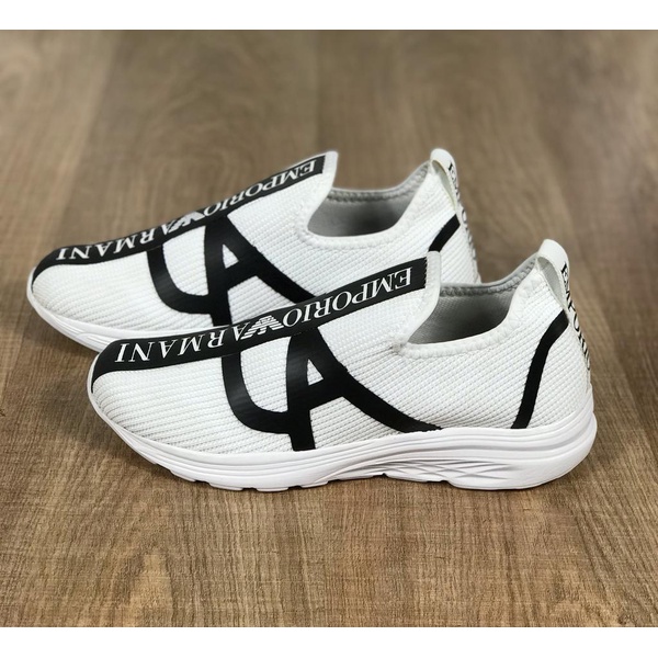 Tenis Emporio Armani Preto com Detalhe Branco