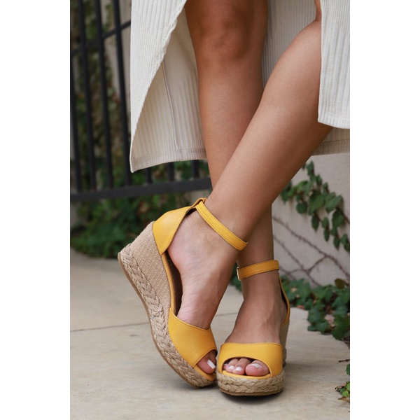 sandalia anabela em couro