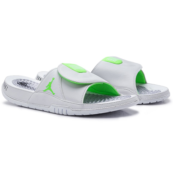 chinelo jordan branco
