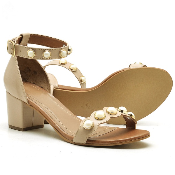 salto alto com pedras