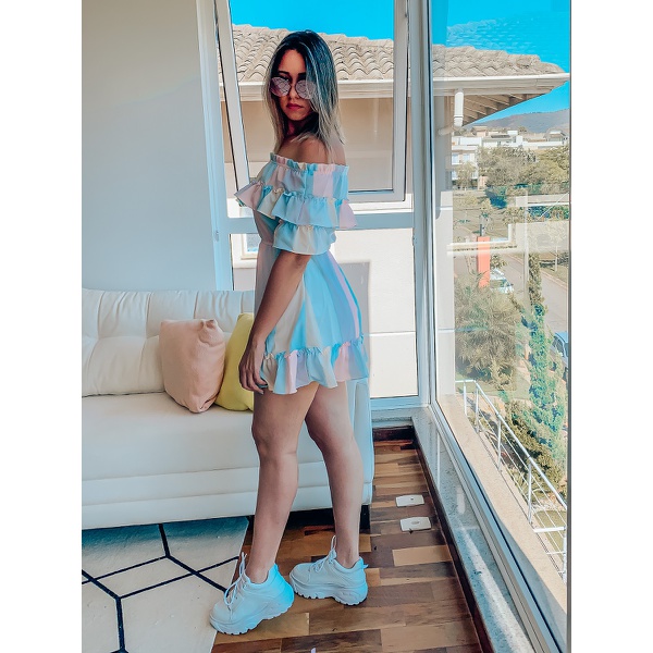 vestido colorido curto