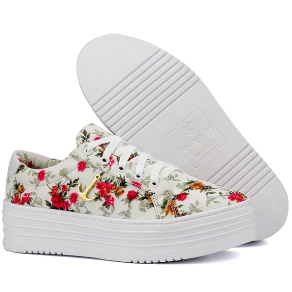 tenis com rosas vermelhas