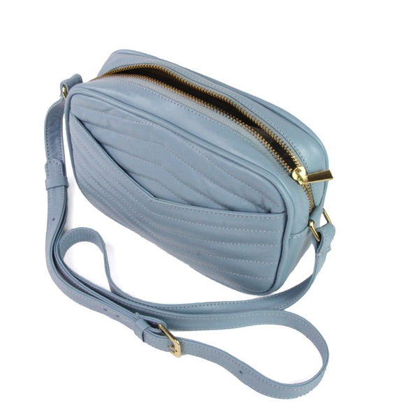 Bolsa Tiracolo Couro Matelassê Azul Claro | REGINA RIOS