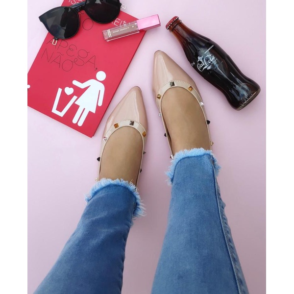 Sapatilha Clara com Tachinhas | Talline Sapatilhas Atacado