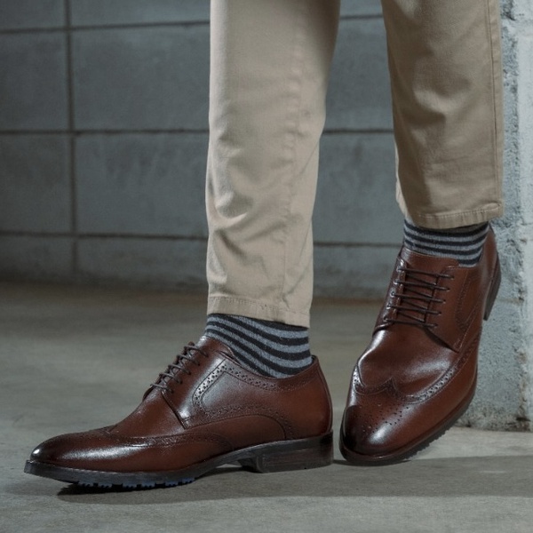 Sapato Masculino Derby Mônaco Em Couro Látego Pinhão Savelli | SAVELLI  CALÇADOS