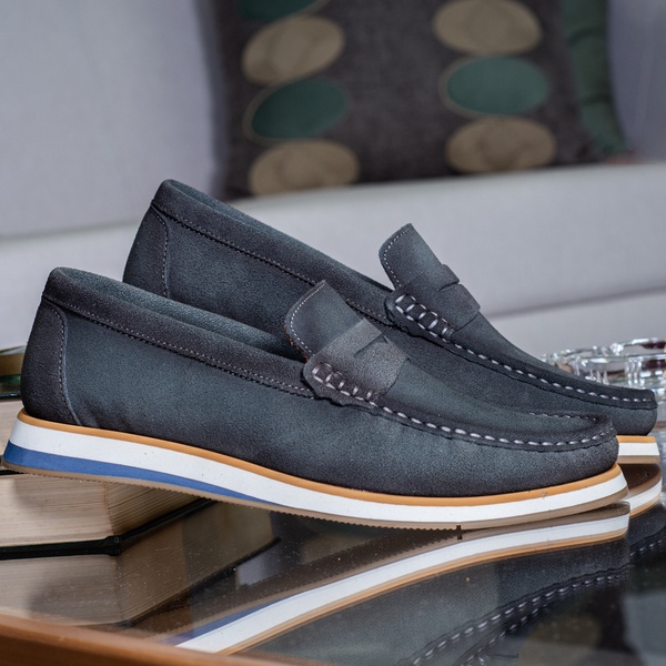 Aprenda já a usar mocassim com calça