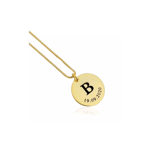 Colar Com Pingente da Inicial e Data Personalizável Banhado a Ouro