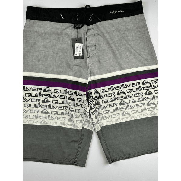Bermuda Surf Quiksilver cinza e roxa