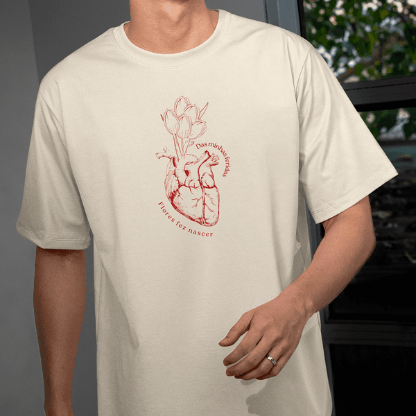 Camiseta Básica Flores das Feridas
