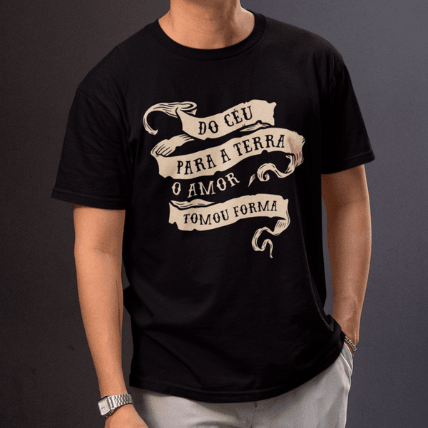 Camiseta Básica O Amor Nasceu