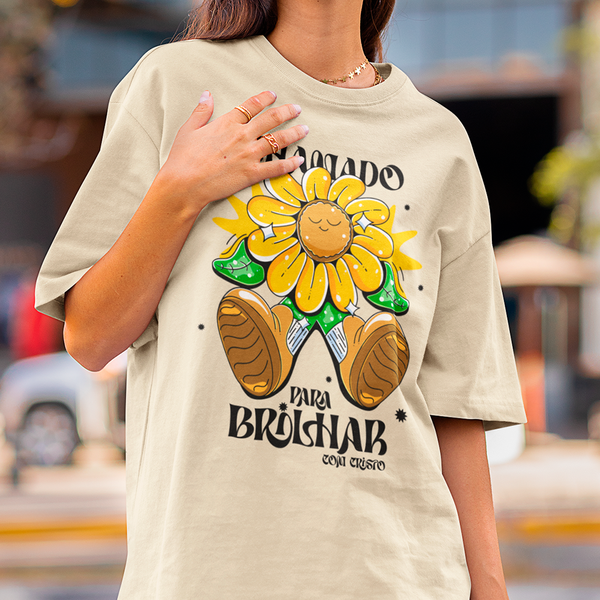 Camiseta Oversized Brilhar com Cristo