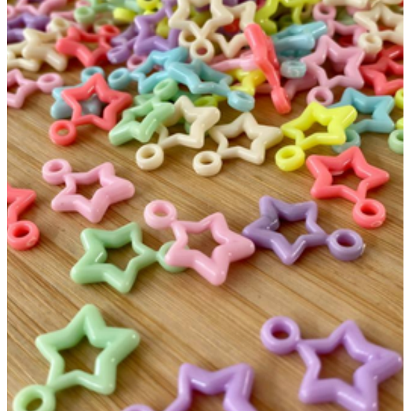 Pingente Estrela Vazado Sortido 15mm - 10 Unidades