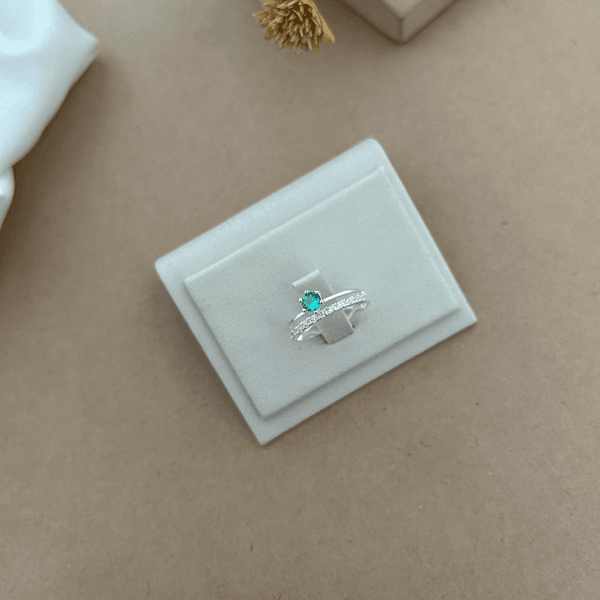 ANEL DUPLO APARADOR E SOLITARIO ZIRCÔNIA AZUL CLARO GARRAS ALTA