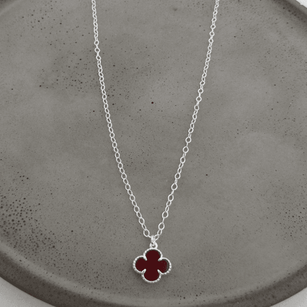COLAR INSPIRAÇÃO VAN CLEEF TREVO ZIRCÔNIA COR RUBI PENDURADO CORRENTE ELOS OVAIS