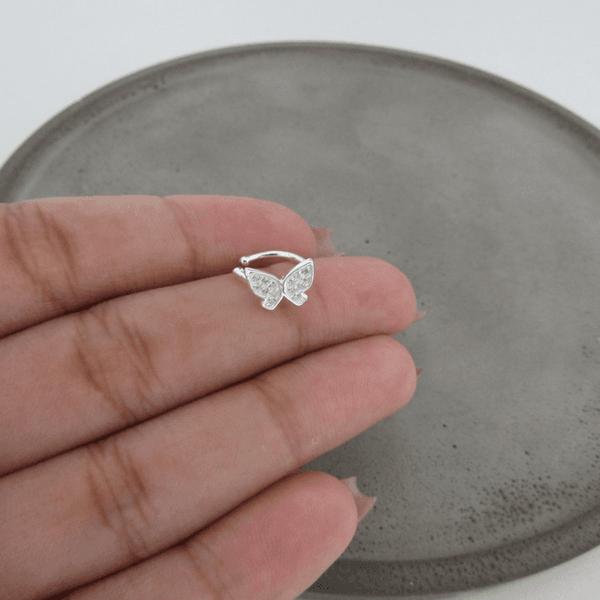 PIERCING FAKE ORELHA DIREITA BORBOLETA CRAVEJADA COM ZIRCÔNIA CRISTAL 