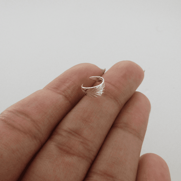 Piercing Fake Folha Risquinhos Prata Clara