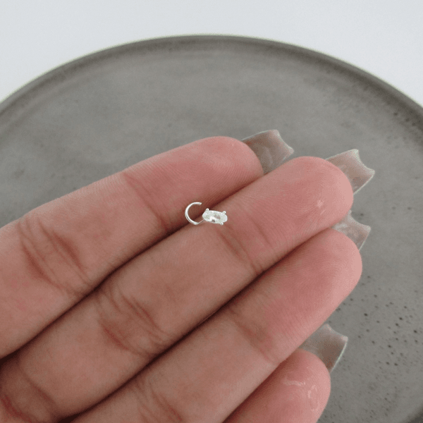 PIERCING NARIZ GANCHO COM ZIRCÔNIA CRISTAL OVAL 