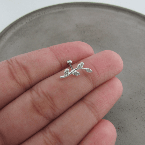 Piercing Tragus Galho 4 Folhas Cravejadas