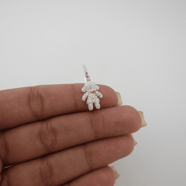 Pingente Menina e Argola Cravejada Coração Zircônia Rosa Claro