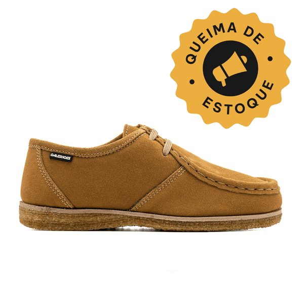 Sapato London Clássico em couro bege, sola crepe em látex e palmilha anatômica.