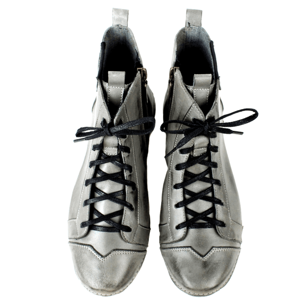 Bota Feminina em Couro Legítimo com Palmilha em Gel - Grafite - Preto - Sola Preta 33 - 40 (AL034) OUTLET