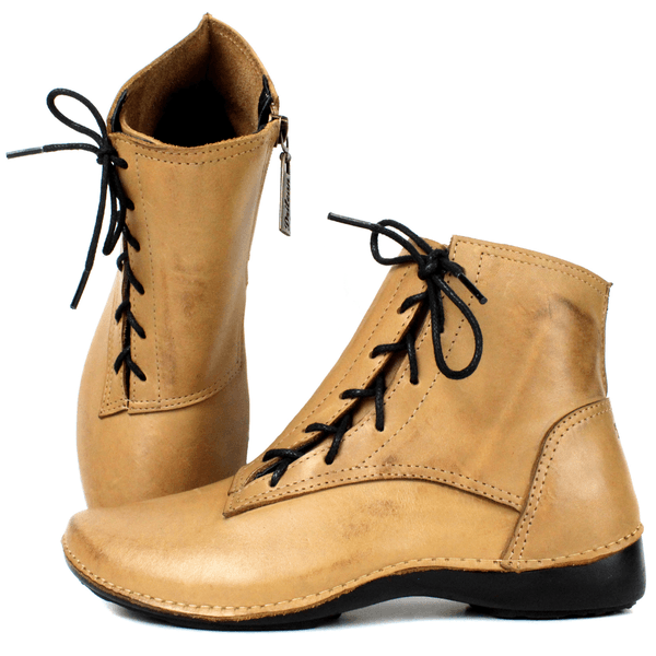Bota Ortopédica Feminina em Couro Legítimo com Palmilha Gel - Caramelo - Sola Preta (AL035)