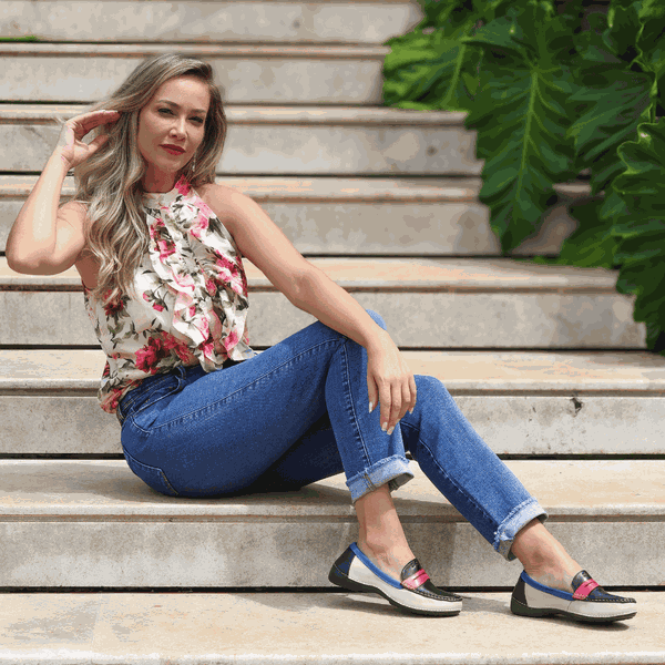 Mocassim Feminino em Couro Legítimo e Palmilha Gel - Off White/Preto/Royal/Violeta - Sola Preta (AL066) 36 OUTLET