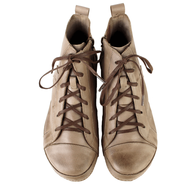 Bota Ortopédica Feminina em Couro Legítimo com Palmilha Gel - Fendi - Sola Castanho (BE027)