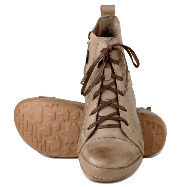 Bota Ortopédica Feminina em Couro Legítimo com Palmilha Gel - Fendi - Sola Castanho (BE027)