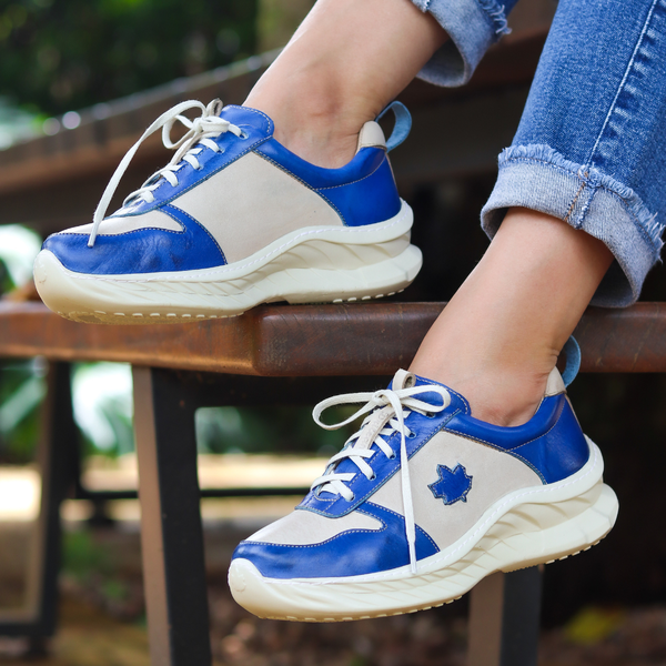 Tênis Feminino em Couro Legítimo com Palmilha em Gel - Off White/Royal - Sola Off (CAF001)