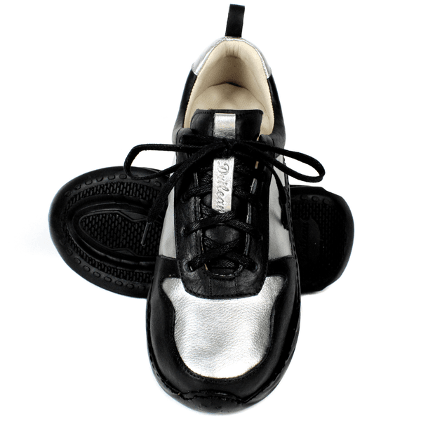Tênis Feminino em Couro Legítimo com Palmilha em Gel - Prata/Preto - Sola Preta (CAF001)