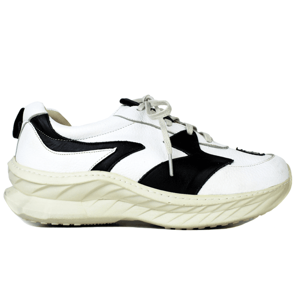 Tênis Feminino em Couro Legítimo com Palmilha em Gel - Branco /Preto - Sola Off (CAF005) 
