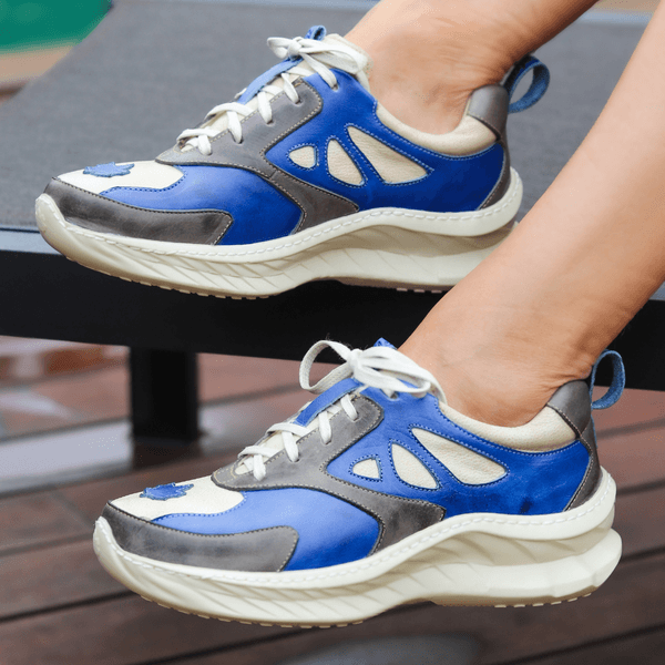 Tênis Feminino em Couro Legítimo com Palmilha em Gel - Royal/Grafite/Bicolor Off - Sola Off (CAF006)
