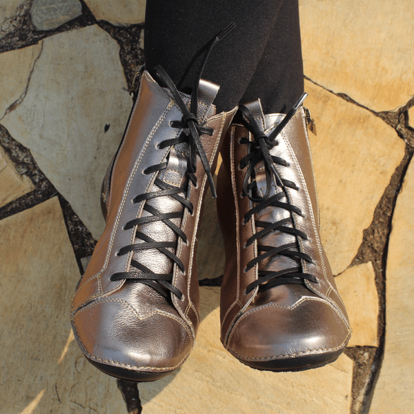 Bota Ortopédica Feminina em Couro Legítimo com Palmilha Gel - Onix - Sola Preta (AL034)