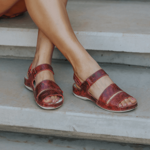 Sandália Bem-Estar Ortopédica em Couro Legítimo - Bicolor Vermelho - Sola Off (BE029)