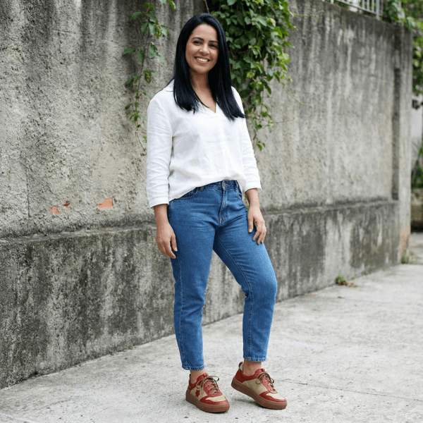 Tênis Feminino em Couro Legítimo com Palmilha em Gel - Areia/ Vermelho - Sola Castanho (LEV001)