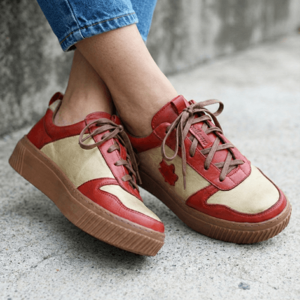 Tênis Feminino em Couro Legítimo com Palmilha em Gel - Areia/ Vermelho - Sola Castanho (LEV001)