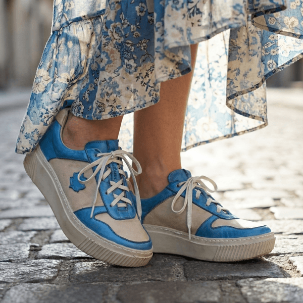 Tênis Feminino em Couro Legítimo com Palmilha em Gel - Off/ Turquesa - Sola Off (LEV001) 