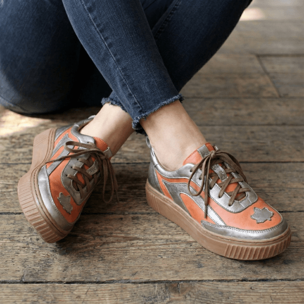 Tênis Feminino em Couro Legítimo com Palmilha em Gel - CORAL /ONIX - SOLA CASTANHO (LEV003) 