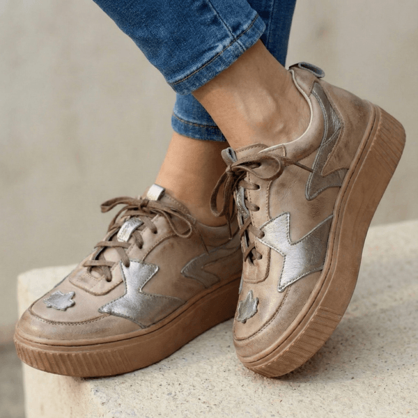 Tênis Feminino em Couro Legítimo com Palmilha em Gel - FENDI /ONIX - SOLA CASTANHO (LEV005) 