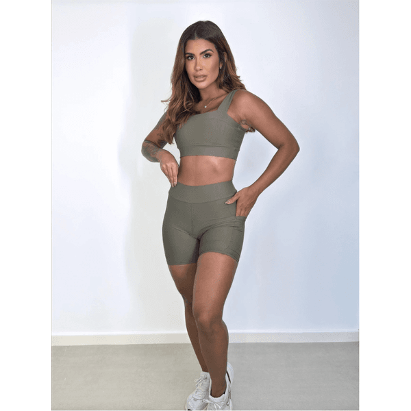 Conjunto Shorts Bolso Top Reto Verde Militar