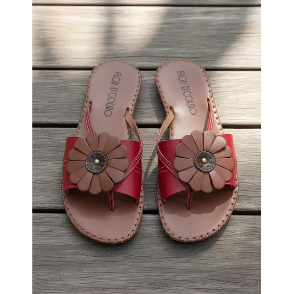 Sandália Rasteira em Couro Vermelho Conhaque