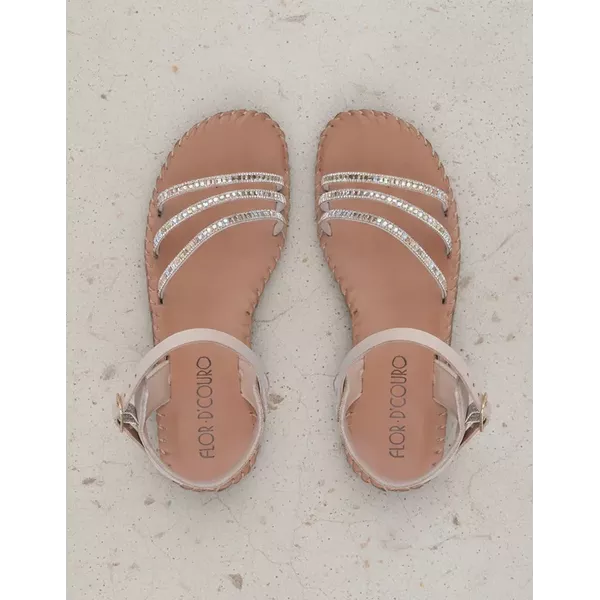 Sandália Rasteira em Couro Nude strass