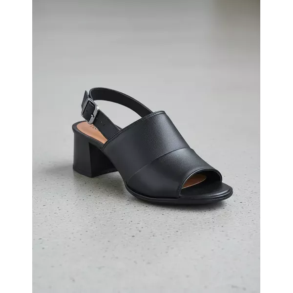 Sandália de Salto em Couro Preto